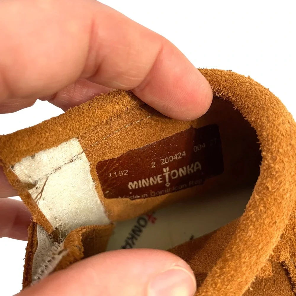 NEW Minnetonka suede fringe booties baby shoes‎ moccasins Size 2